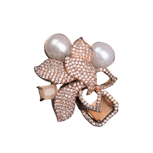 Elegant salmon zircon finger ring with pearls, combining sparkling elegance and soft sophistication."