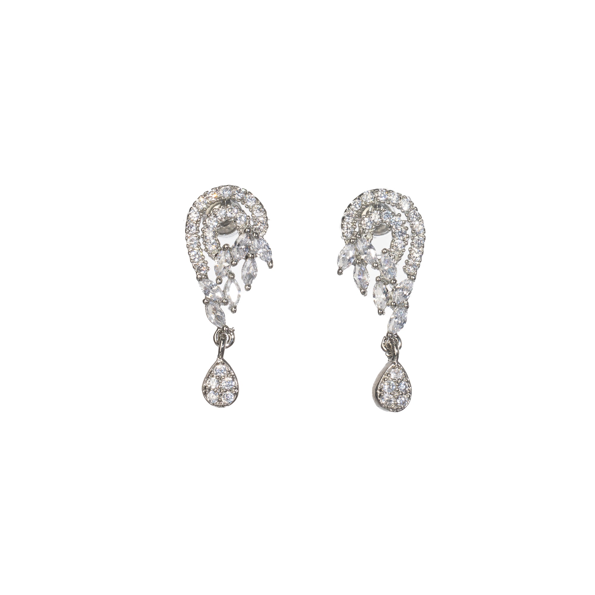 "Zircon mangalsutra in black and silver, blending traditional charm with radiant modern sparkle."
