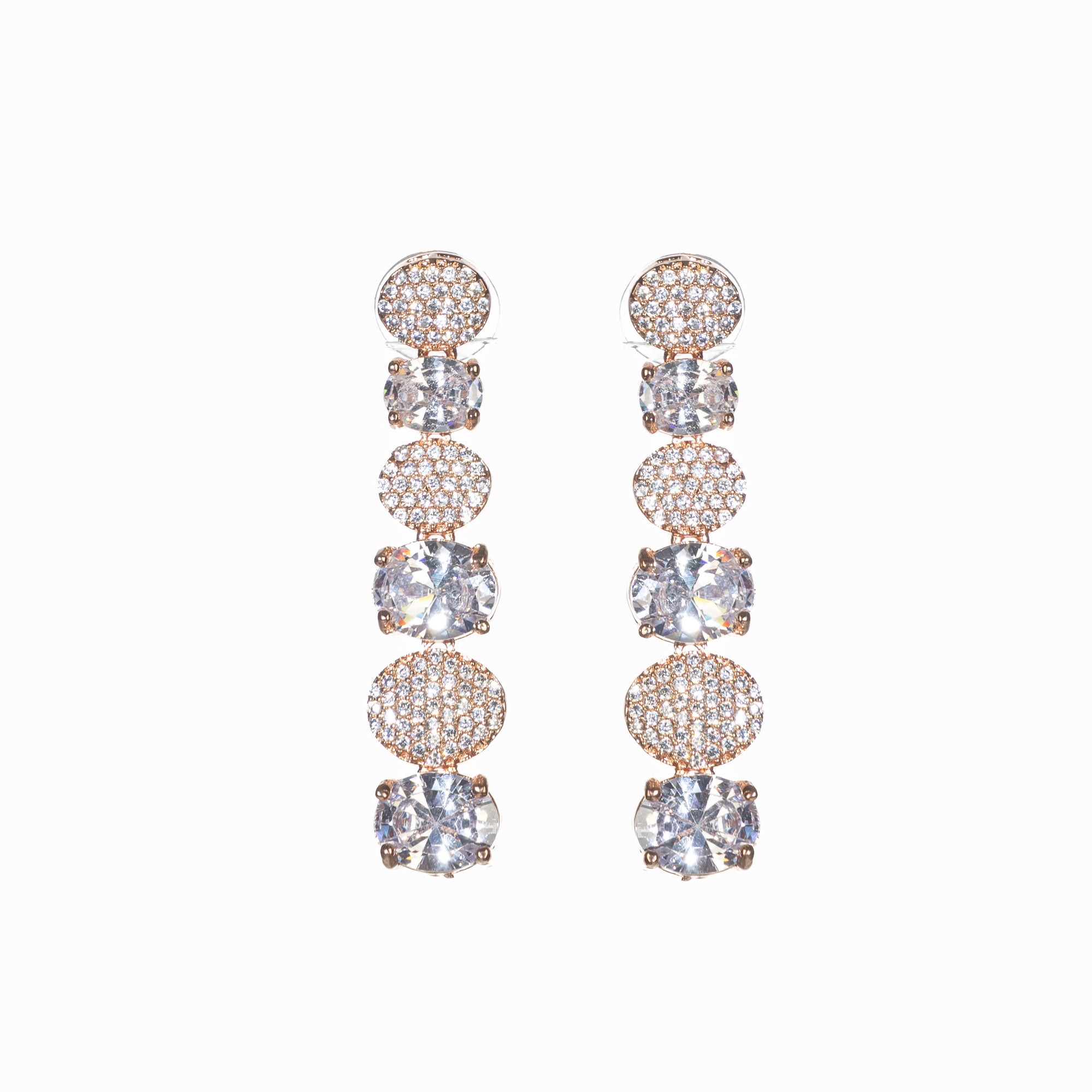 "Rose gold necklace with zircon round stones offers refined elegance and timeless appeal.
