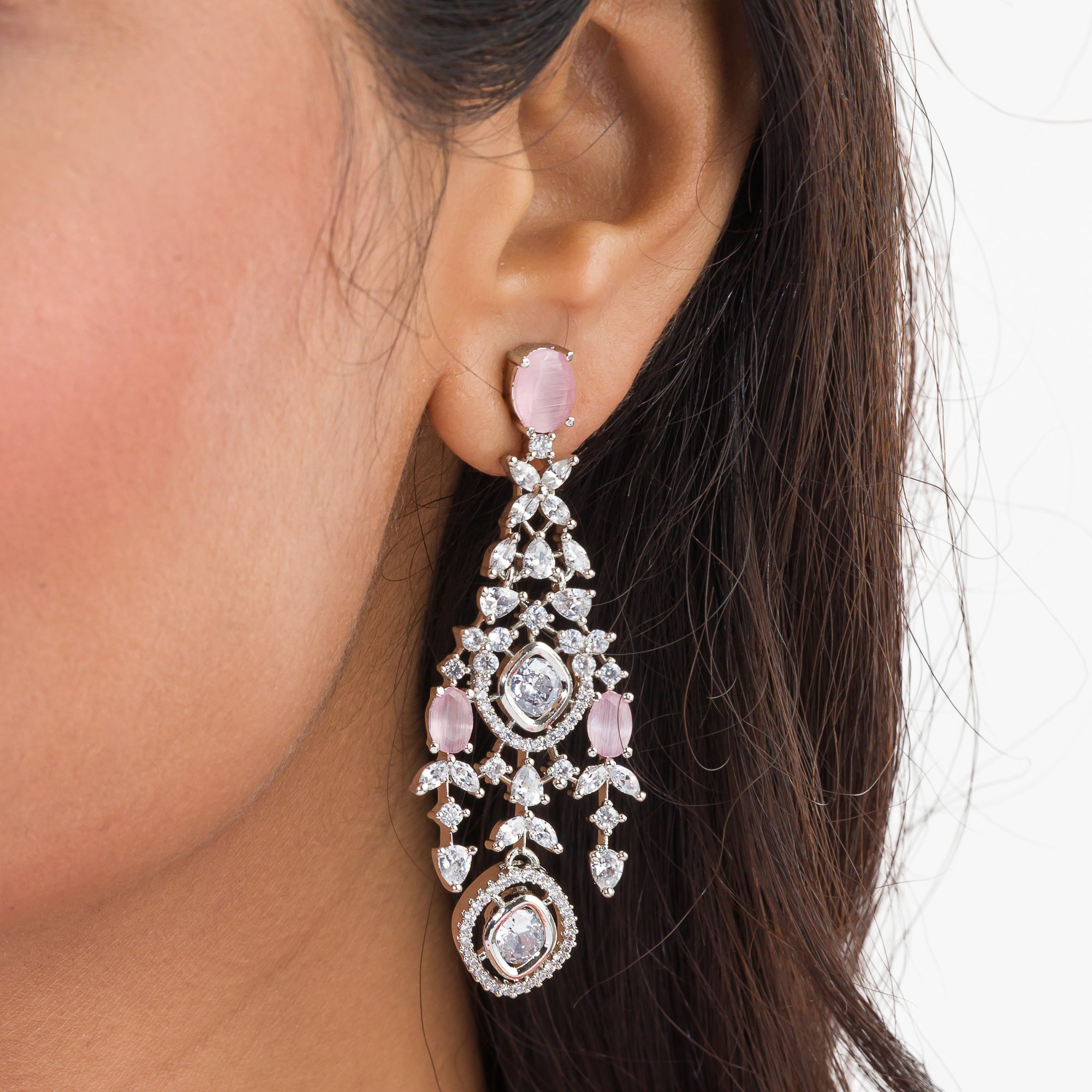 Turquoise zircon necklace set with earrings and bracelet for an elegant and charming party look.
