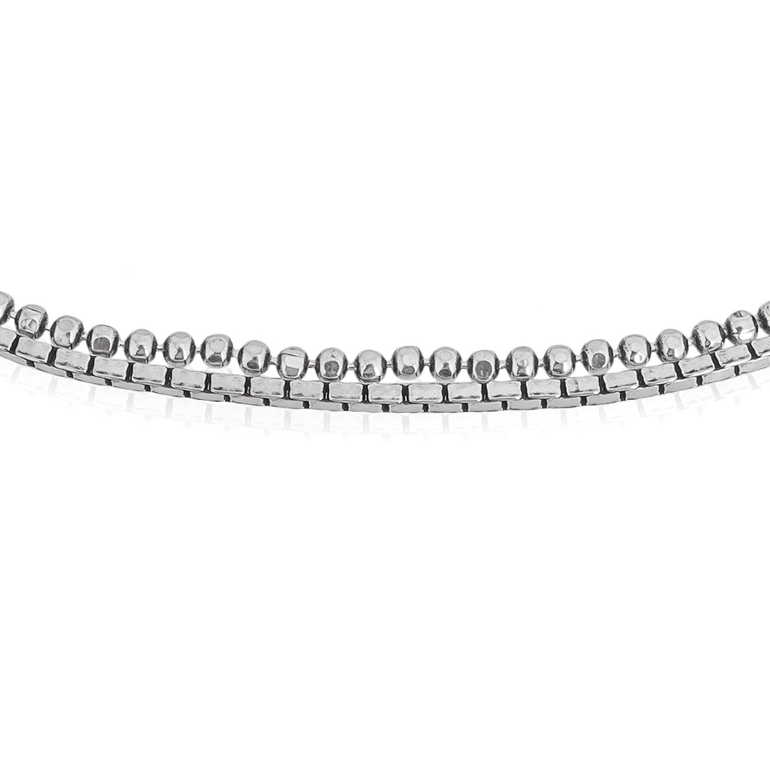Elegant 925 silver anklet with a delicate design, offering subtle sophistication for casual wear.

