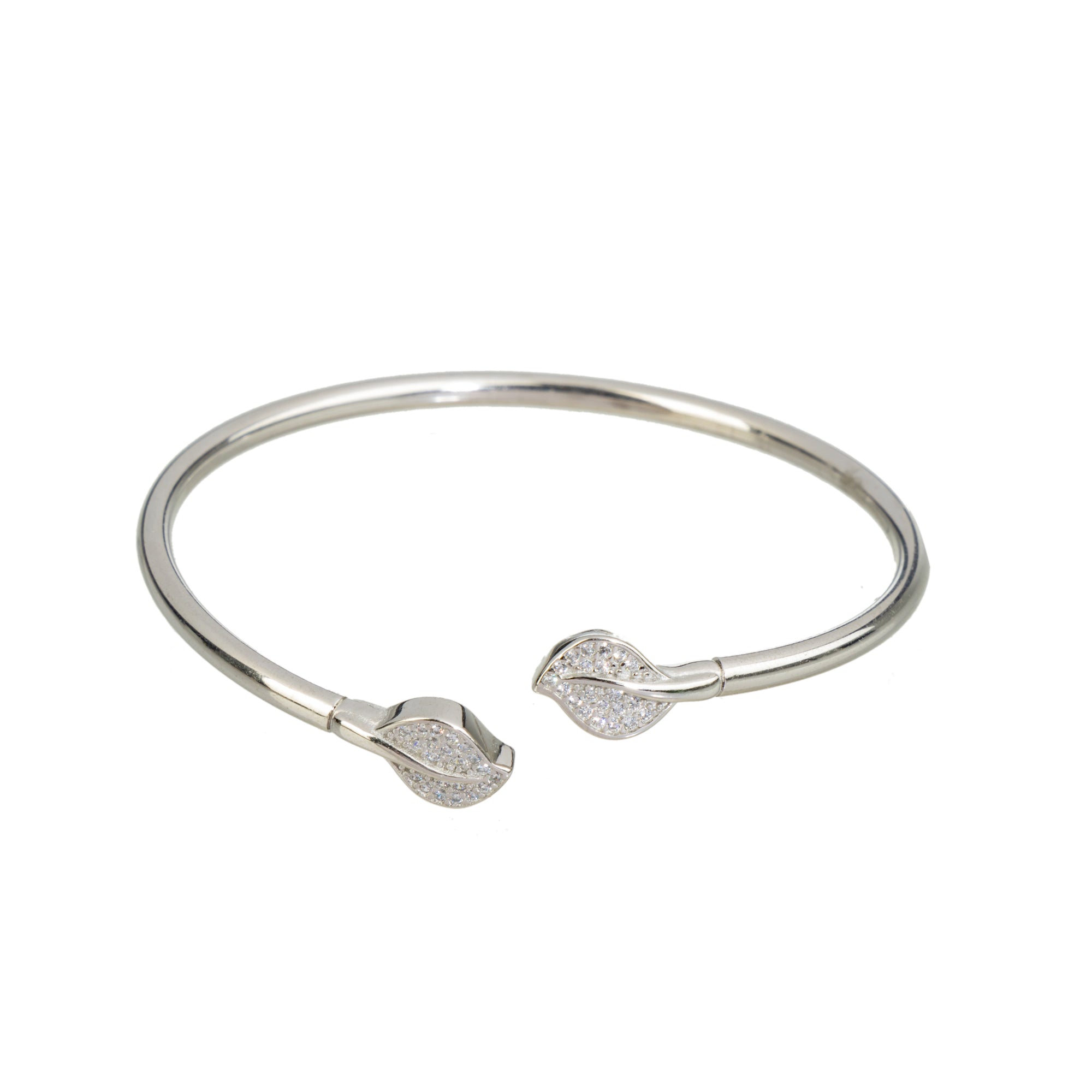 Elegant 925 silver bracelet with beautiful designs, perfect for everyday wear.
