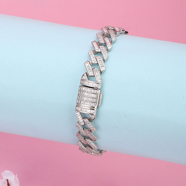 Unisex 925 silver bracelet with dazzling zircon studs for versatile and stylish wristwear.
