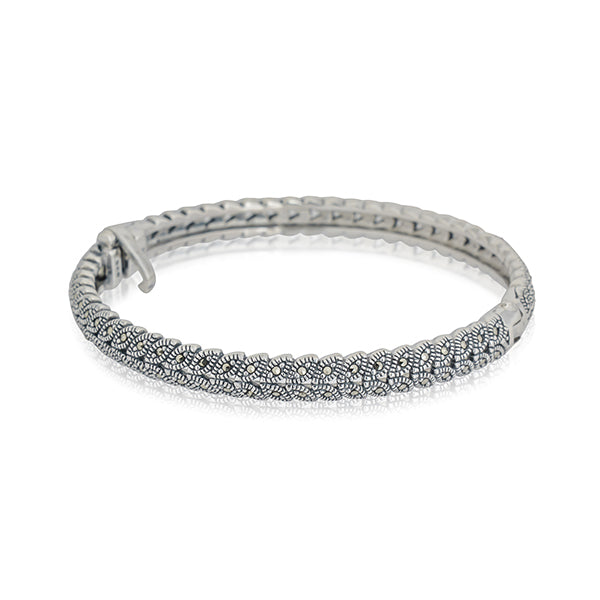  "Stunning 925 silver ring bracelet, blending elegance with modern design for a chic look."
