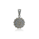 Graceful 925 silver pendant and earrings with intricate floral design for timeless elegance.
