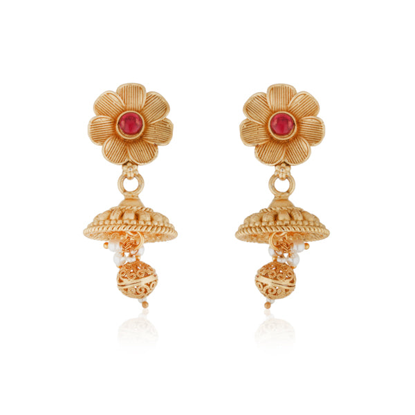 Elegant gold-tone long necklace set with white pearls, offering a classic and refined style."
