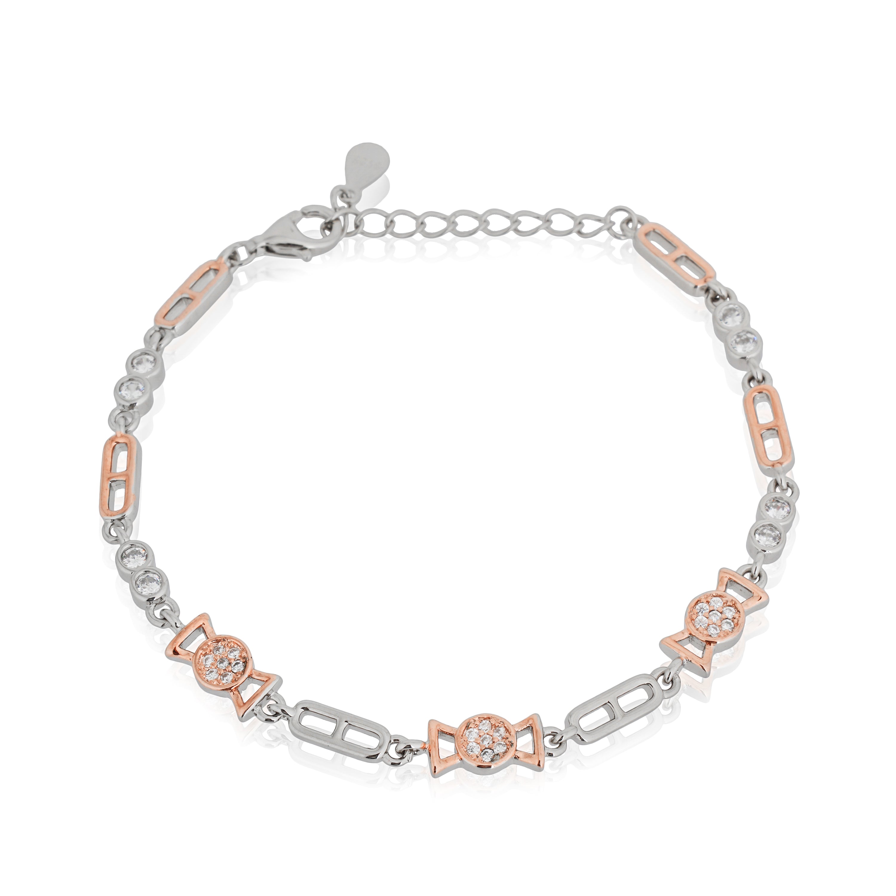 Sleek 925 silver chain bracelet, a simple yet elegant accessory for casual and everyday wear.
