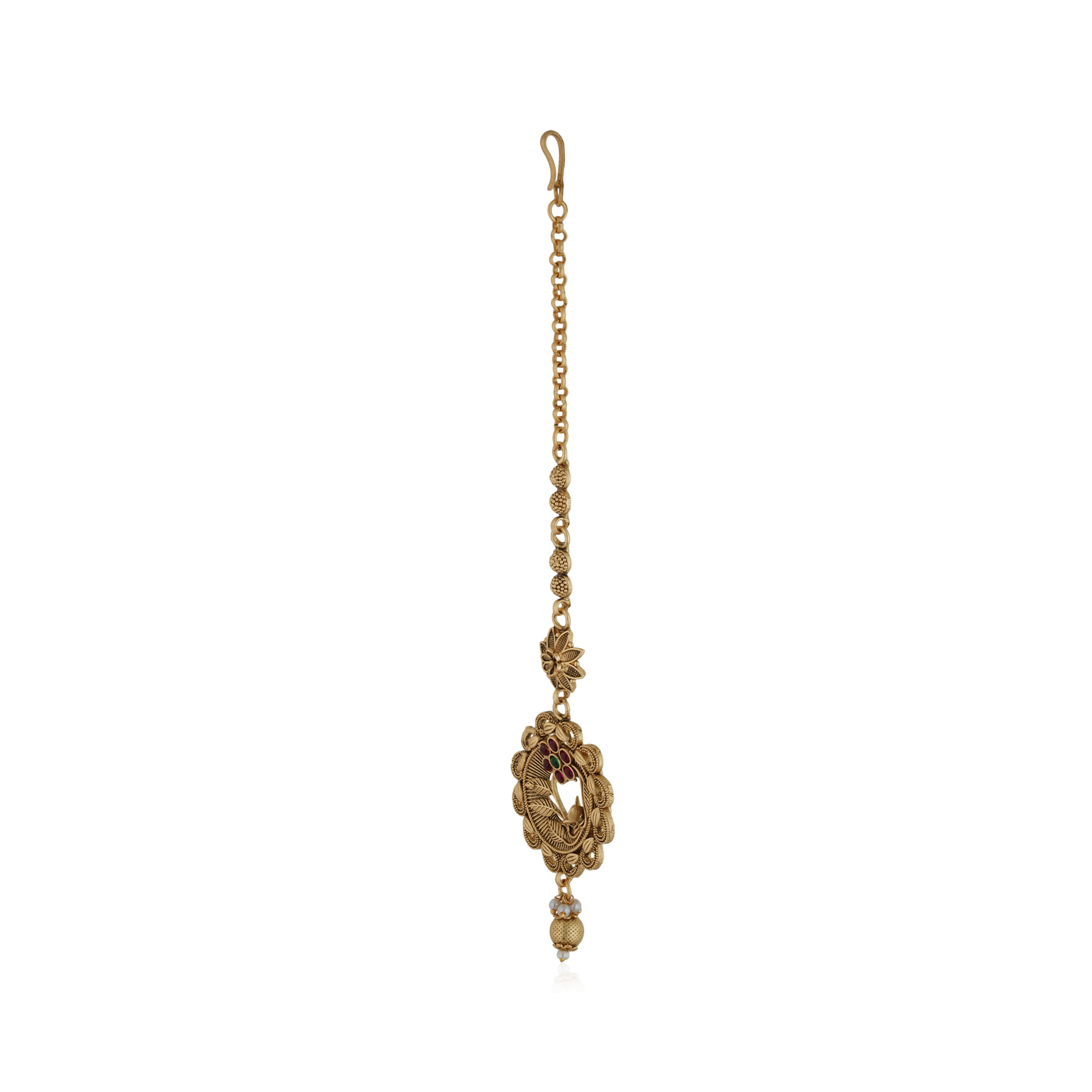 Pearl-studded long necklace set combining timeless charm and a sophisticated festive touch.
